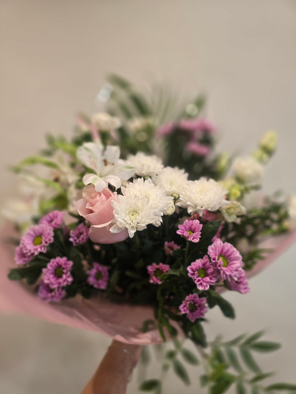 Seasonal Flowers

🎀 Beautifully wrapped and ready to gift