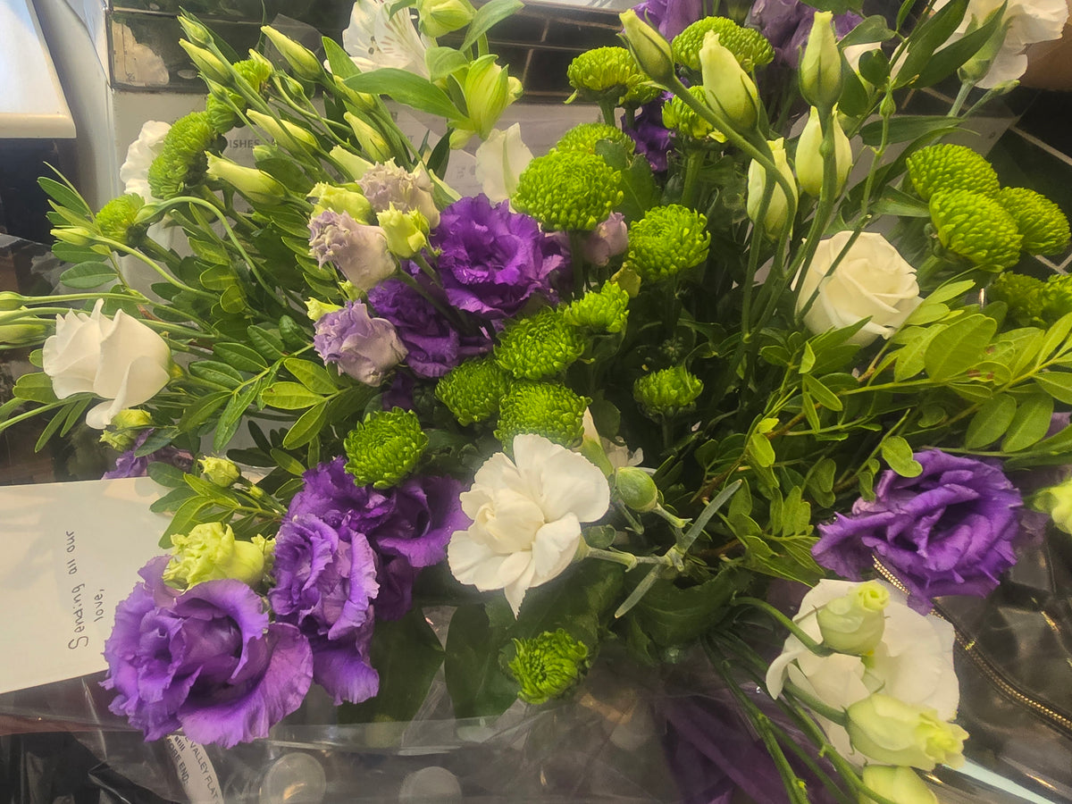 Fresh • Elegant • Handcrafted • Beautifully Wrapped
