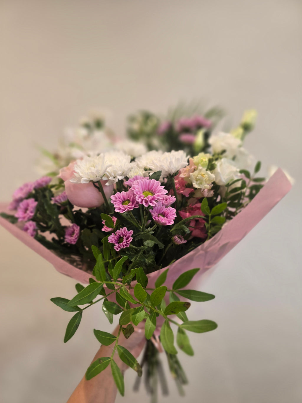 Seasonal Flowers

🎀 Beautifully wrapped and ready to gift