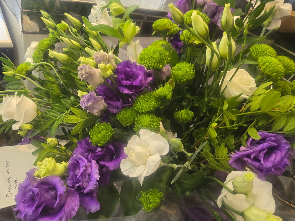 Fresh • Elegant • Handcrafted • Beautifully Wrapped